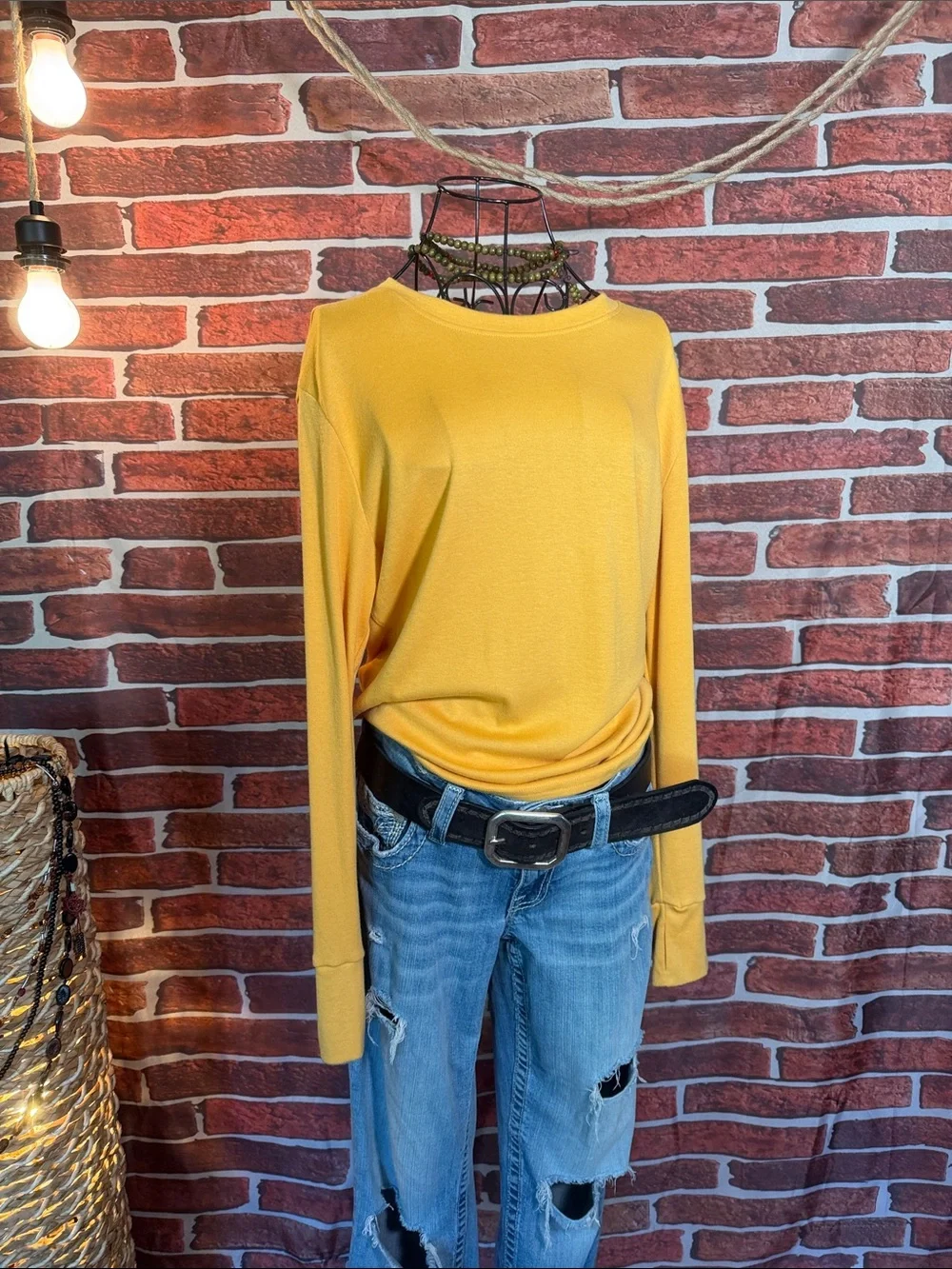 👚 Cotton Long Sleeve Thumb Hole Top — Mustard Yellow — Sz L / NWOT / Q